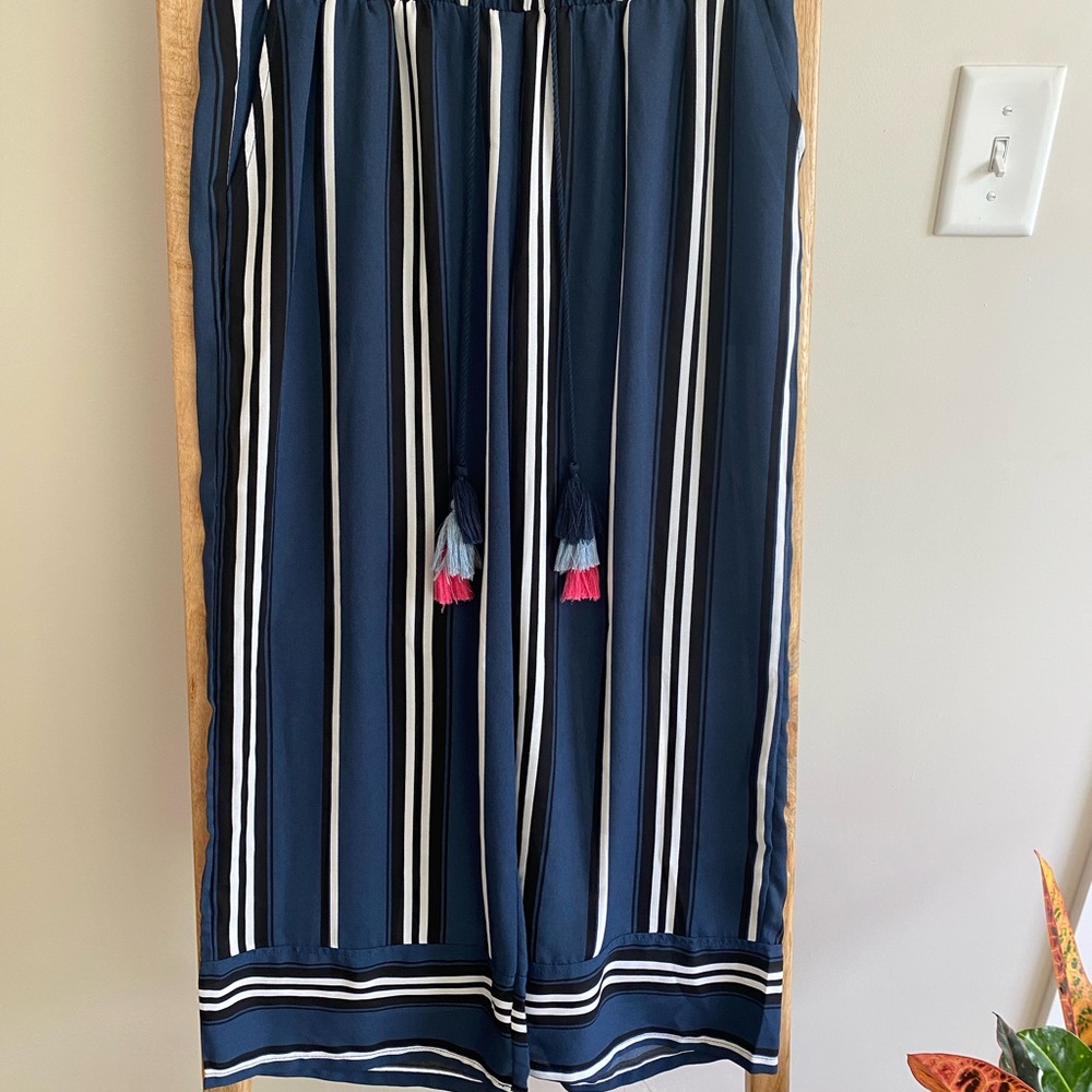 Hot Kiss Blue Striped Capris